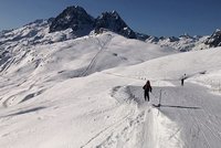 Drama v rakouských Alpách: Češka se zřítila z turistické stezky!