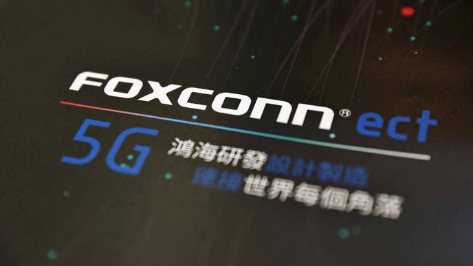 Tchaj-wan chce přinutit Foxconn, aby se vzdal podílu v čínském výrobci čipů