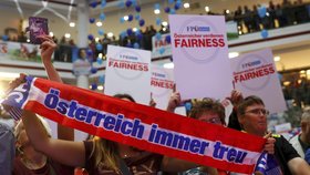 Při parlamentních volbách se sjeli podporovatelé Strany svobodných (FPÖ) a jejího předsedy Heinze-Christiana Stracheho