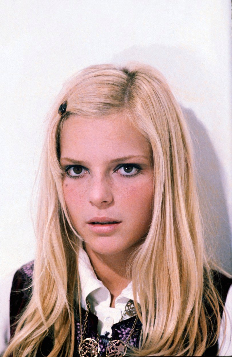 Zemřela zpěvačka France Gall (†70).