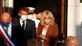 Prezident Macron s manželkou Brigitte.