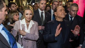 Berlusconiho partnerka Francesca Pascale (32)