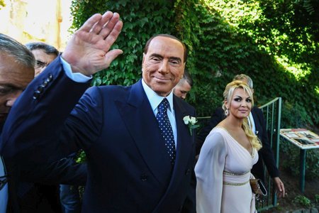 Berlusconiho partnerka Francesca Pascale (32)