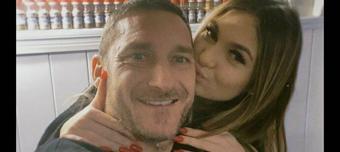 Legendární italský fotbalista Francesco Totti se svou partnerkou