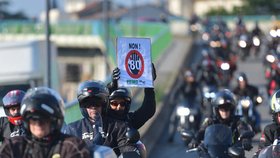 Demonstrace proti zavedení "osmdesátky" v Paříži