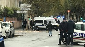 Žena ve francouzském Dunkerqueu pohrozila bombovým útokem (7. 11. 2018).