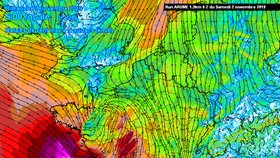 Meteorologický snímek bouře Amélie, která se žene na Francii