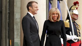 Prezident Emmanuel Macron s manželkou Brigitte