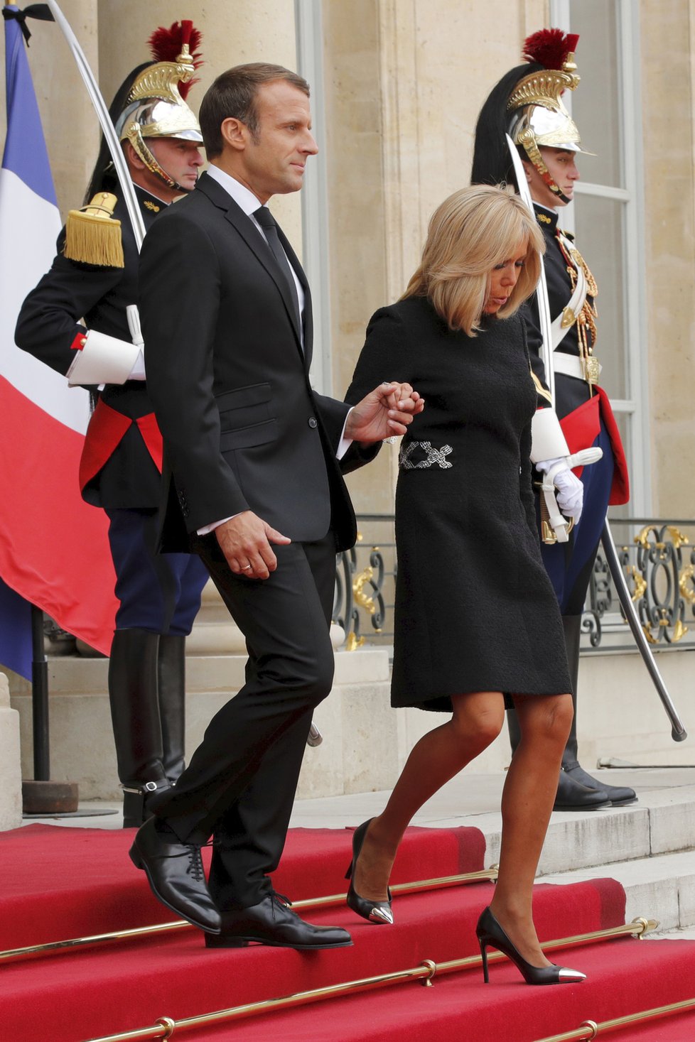 Prezident Emmanuel Macron s manželkou Brigitte.