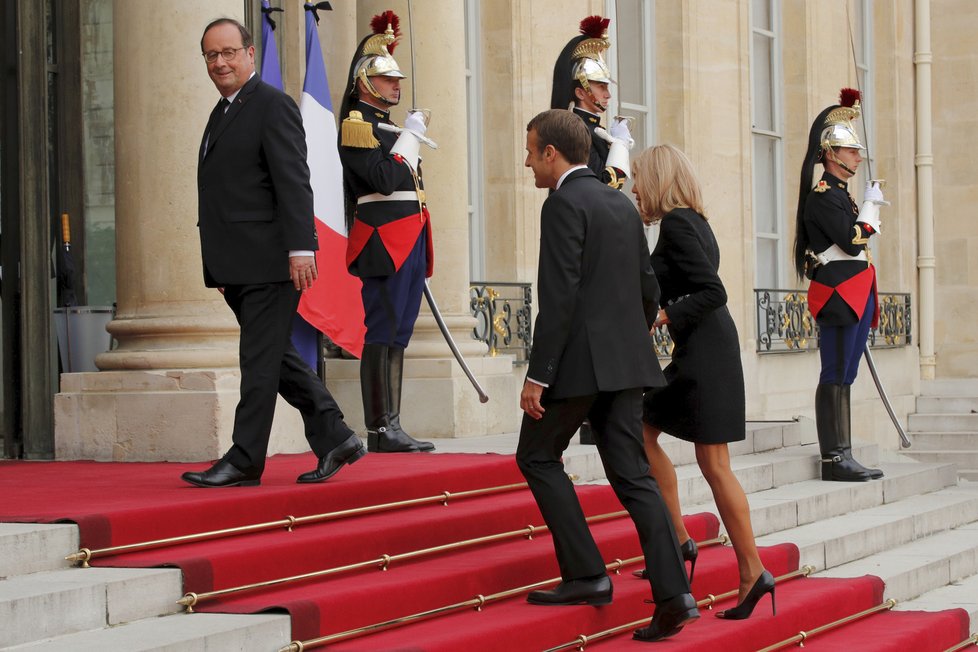 Prezident Emmanuel Macron s manželkou Brigitte