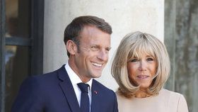 Francouzský prezident Macron s manželkou Brigitte.