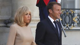 Francouzský prezident Macron s manželkou Brigitte.