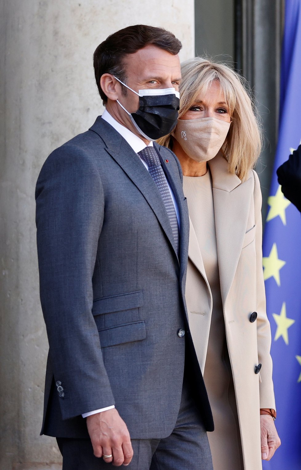 Francouzský prezident Emmanuel Macron s manželkou Brigitte.