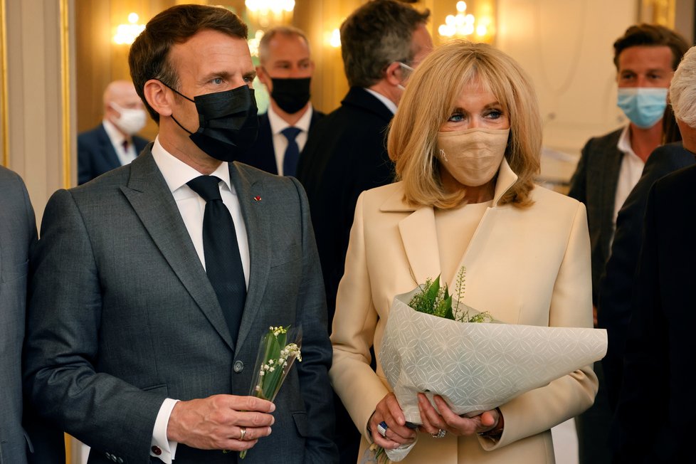 Francouzský prezident Emmanuel Macron s manželkou Brigitte