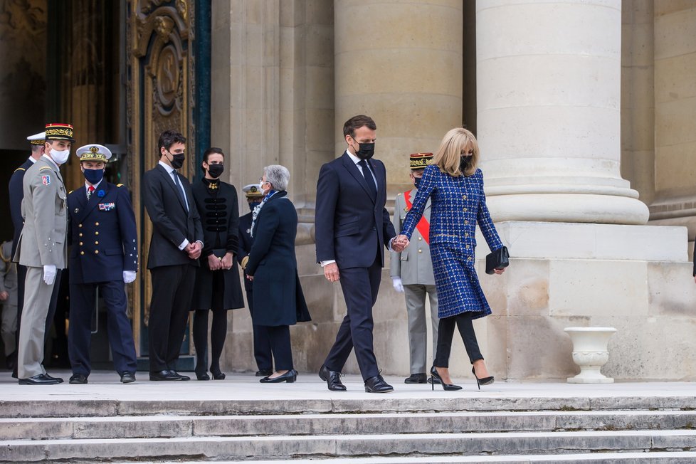 Francouzský prezident Emmanuel Macron s manželkou Brigitte.