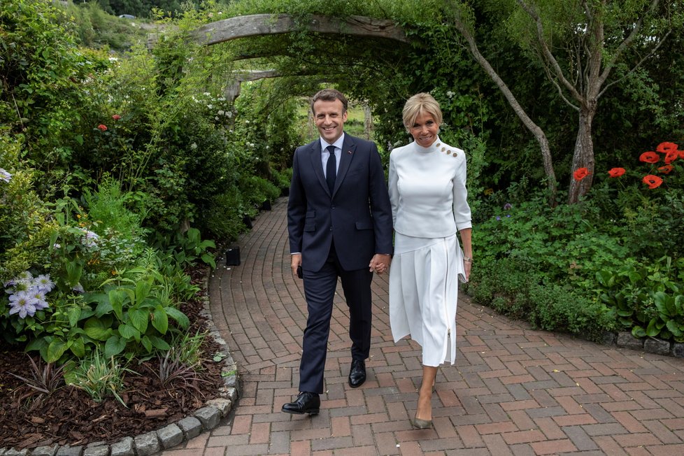 Prezident Emmanuel Macron s manželkou Brigitte