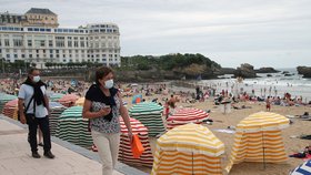 Dovolenkáři na jihu Francie: Pláže v Biarritzu