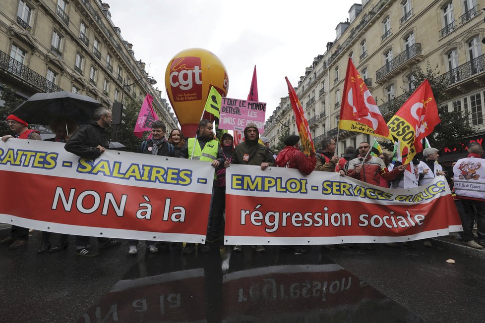 Kvůli stávce ve Francii proti plánované reformě penzí nejezdí část meziměstských spojů.