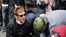 Paříž ochromily protesty proti novele zákoníku práce. Protivládní demonstrace svolaly odbory.