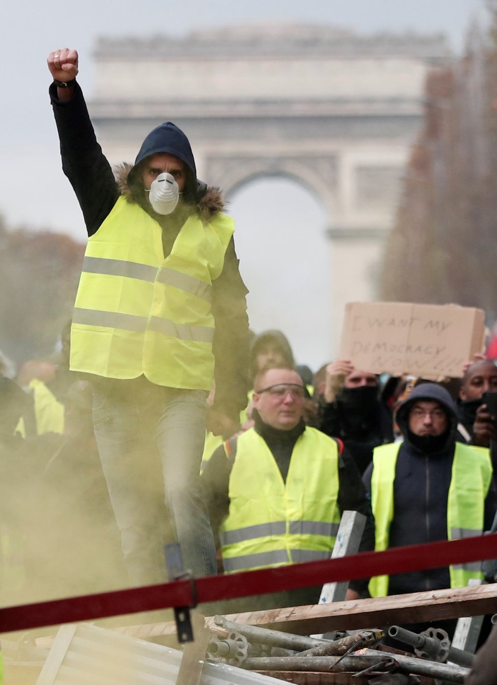 Ve Francii probíhají protesty proti zdražování pohonných hmot (24.11.2018)