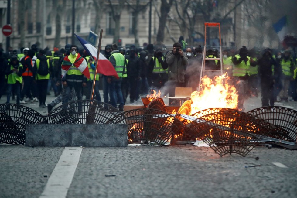 Protesty žlutých vest v Paříži (8. 12. 2018)