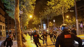 Dohra násilných protestů ve Francii: Oslavy pádu Bastily budou bez ohňostroje
