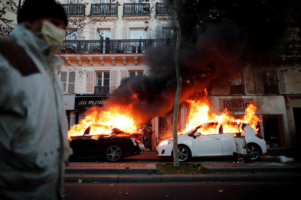 Po celé Francii se protestovalo proti návrhu zákona o bezpečnosti (28. 11. 2020)