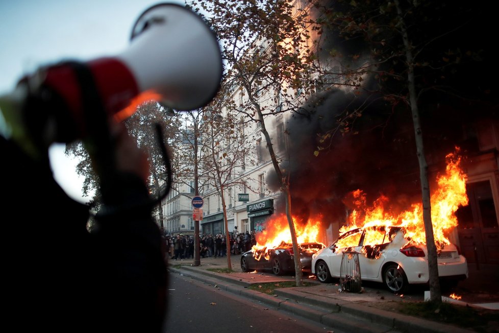 Po celé Francii se protestovalo proti návrhu zákona o bezpečnosti (28. 11. 2020)