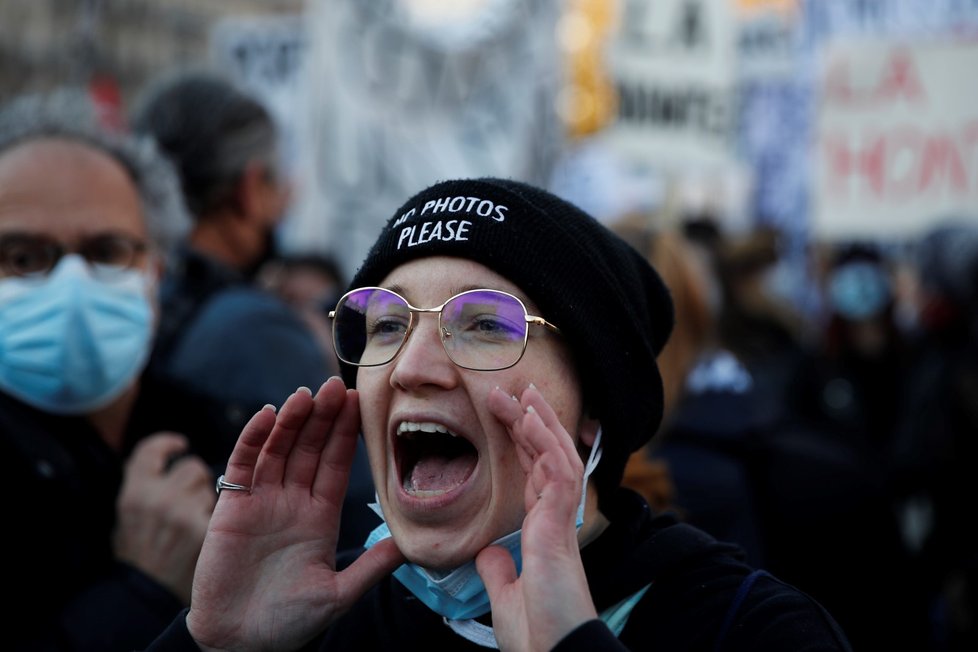 Po celé Francii se protestovalo proti návrhu zákona o bezpečnosti (28. 11. 2020)