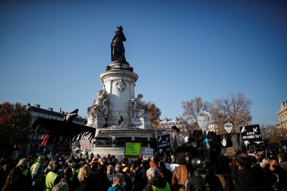 Po celé Francii se protestovalo proti návrhu zákona o bezpečnosti (28. 11. 2020)