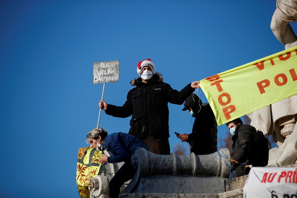 Po celé Francii se protestovalo proti návrhu zákona o bezpečnosti (28. 11. 2020)