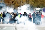 V Paříži vyšly tisíce demonstrantů do ulic v rámci prvního výročí protestů žlutých vest