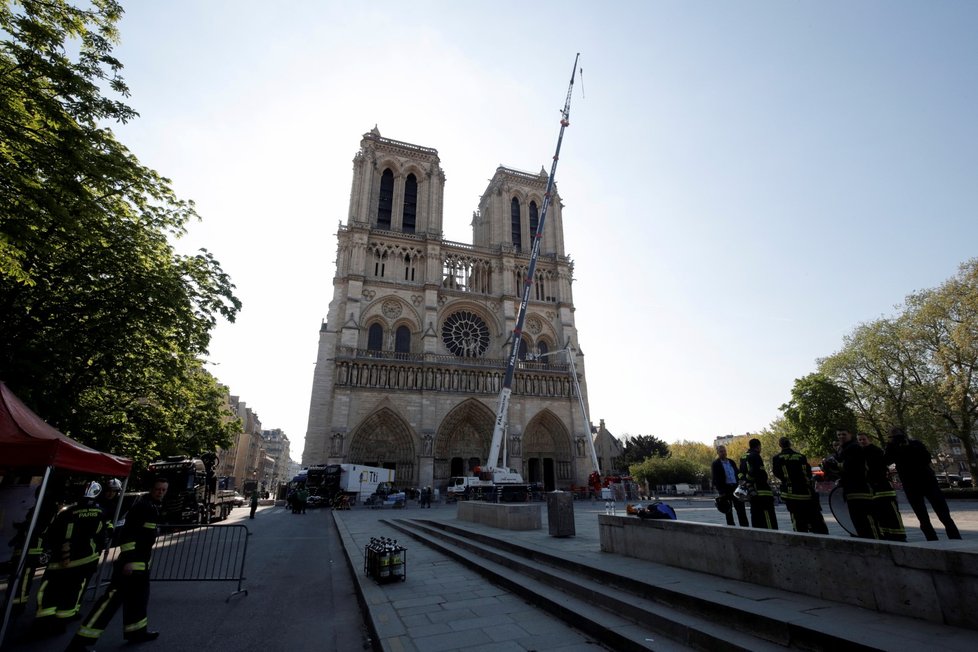 Notre-Dame propukl v oheň, nyní mu na pomoc přispěchal i český dirigent. Koncert má pomoci jeho obnově