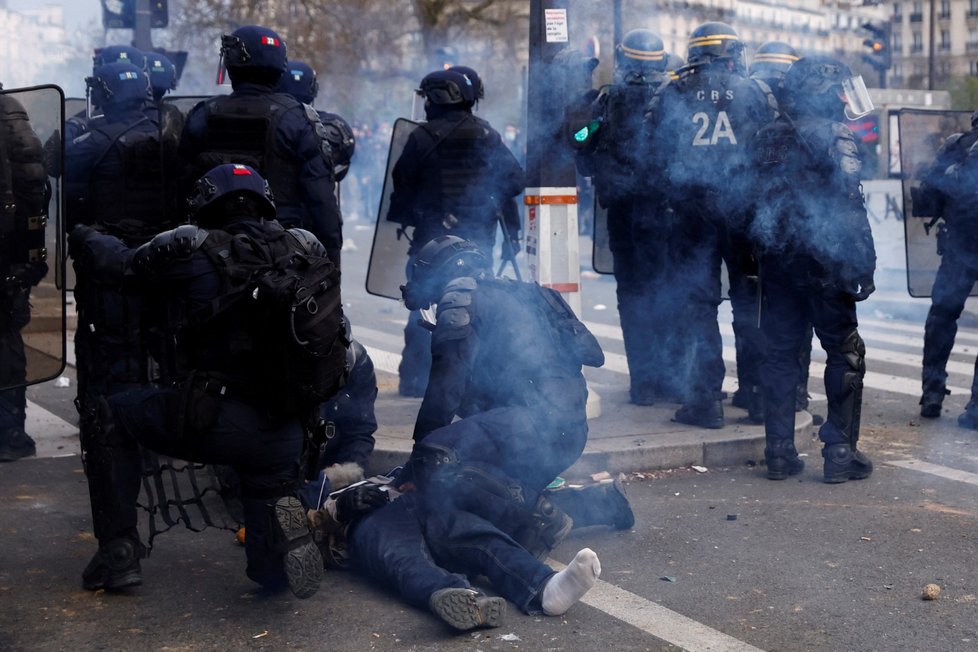 Demonstrace proti důchodové reformě ve Francii (28.3.2023)