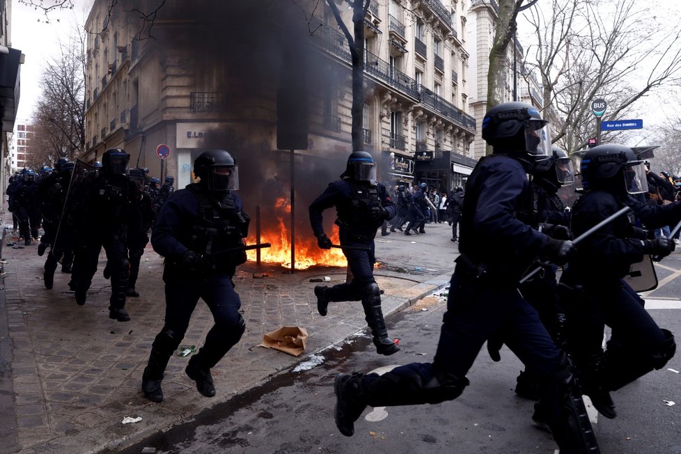 Demonstrace proti důchodové reformě ve Francii (28.3.2023)