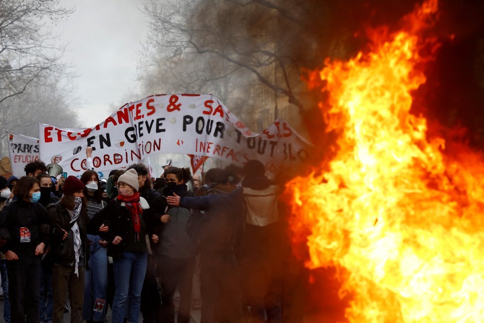 Demonstrace proti důchodové reformě ve Francii (28.3.2023)