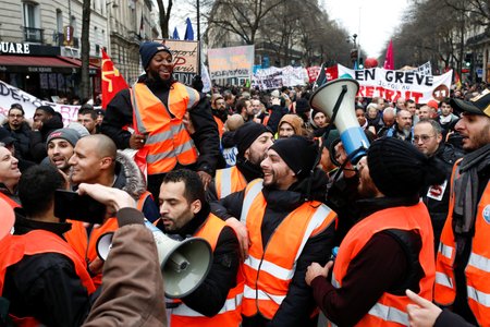 Protesty proti penzijní reformě ve Francii