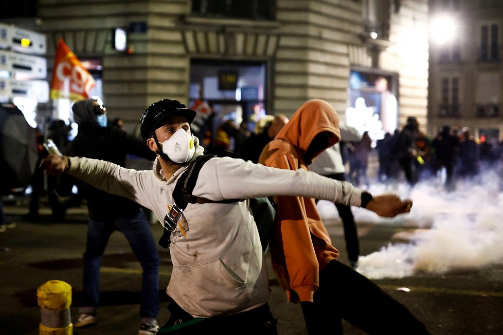 Střety policie s demonstranty kvůli důchodové reformě ve Francii (březen 2023)