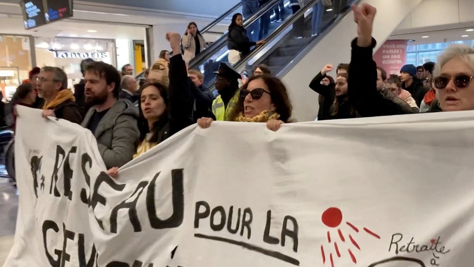 Protesty proti důchodové reformě ve Francii (18.3.2023)