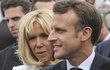 Francouzský prezident Macron s manželkou během oslav dobytí Bastily.