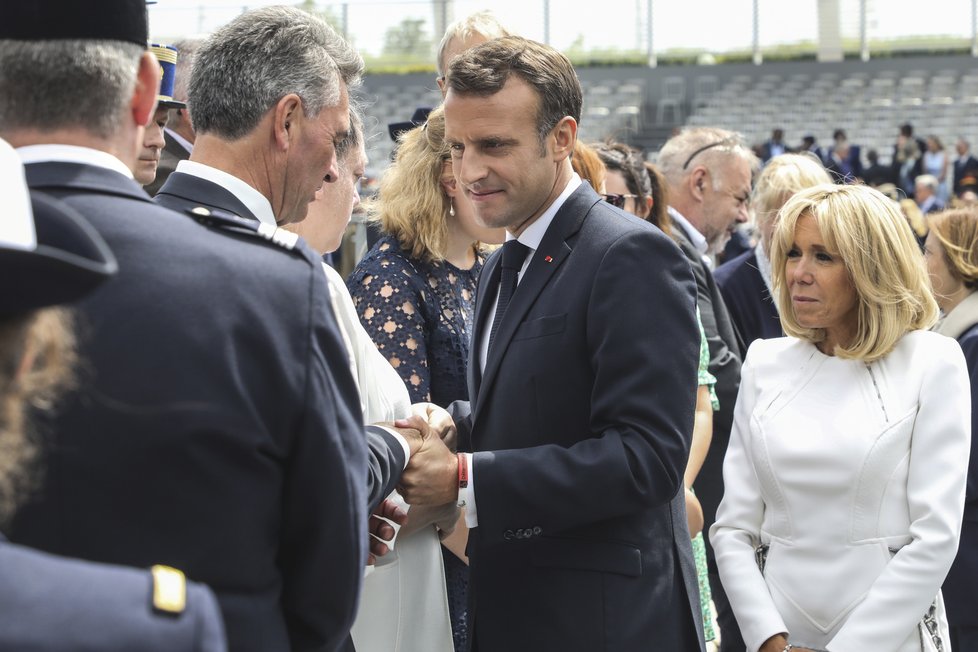 Francouzský prezident Macron s manželkou během oslav dobytí Bastily.