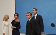 Francouzský prezident Emmanuel Macron s manželkou Brigitte a španělským králem Felipem a královnou Letizií. Francouzský prezident Emmanuel Macron s manželkou Brigitte a španělským králem Felipem a královnou Letizií.