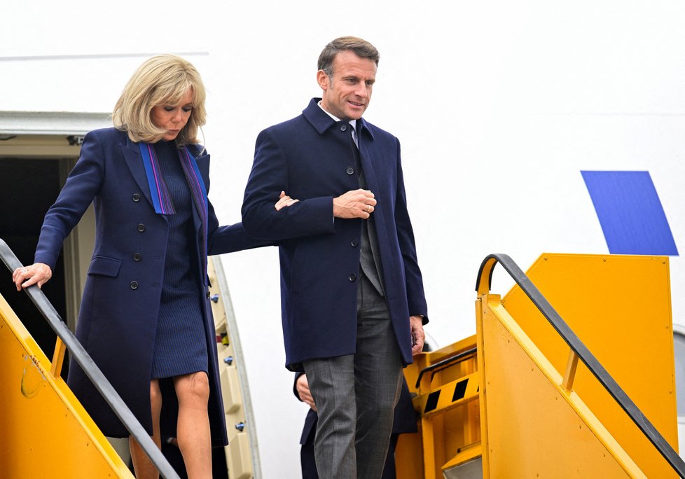 Prezident Macron s manželkou.