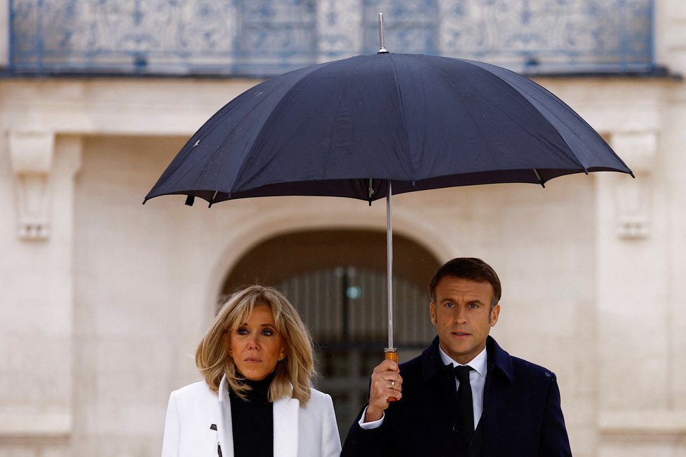 Prezident Macron s manželkou.