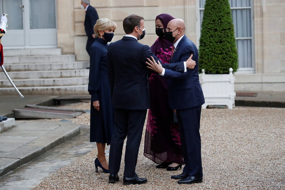 Macronovi hostili africké lídry během summitu věnovanému ekonomické podpoře afrických států.