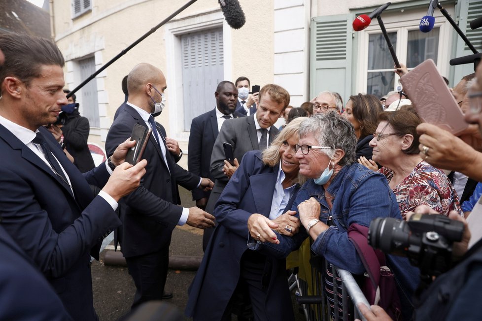 Francouzský prezident Emmnanuel Macron s manželkou Brigitte.