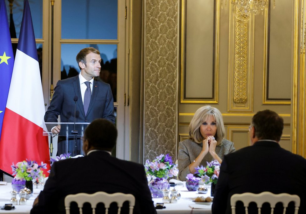 Francouzský prezident Emmnanuel Macron s manželkou Brigitte.