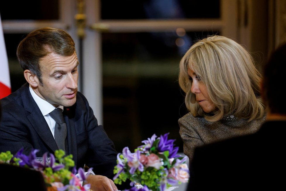 Francouzský prezident Emmnanuel Macron s manželkou Brigitte