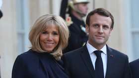 Francouzský prezident Emmanuel Macron s manželkou Brigitte.