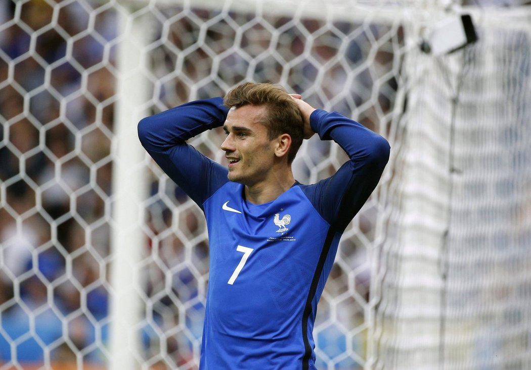 Střelec Francie Antoine Griezmann neproměnil velkou šanci